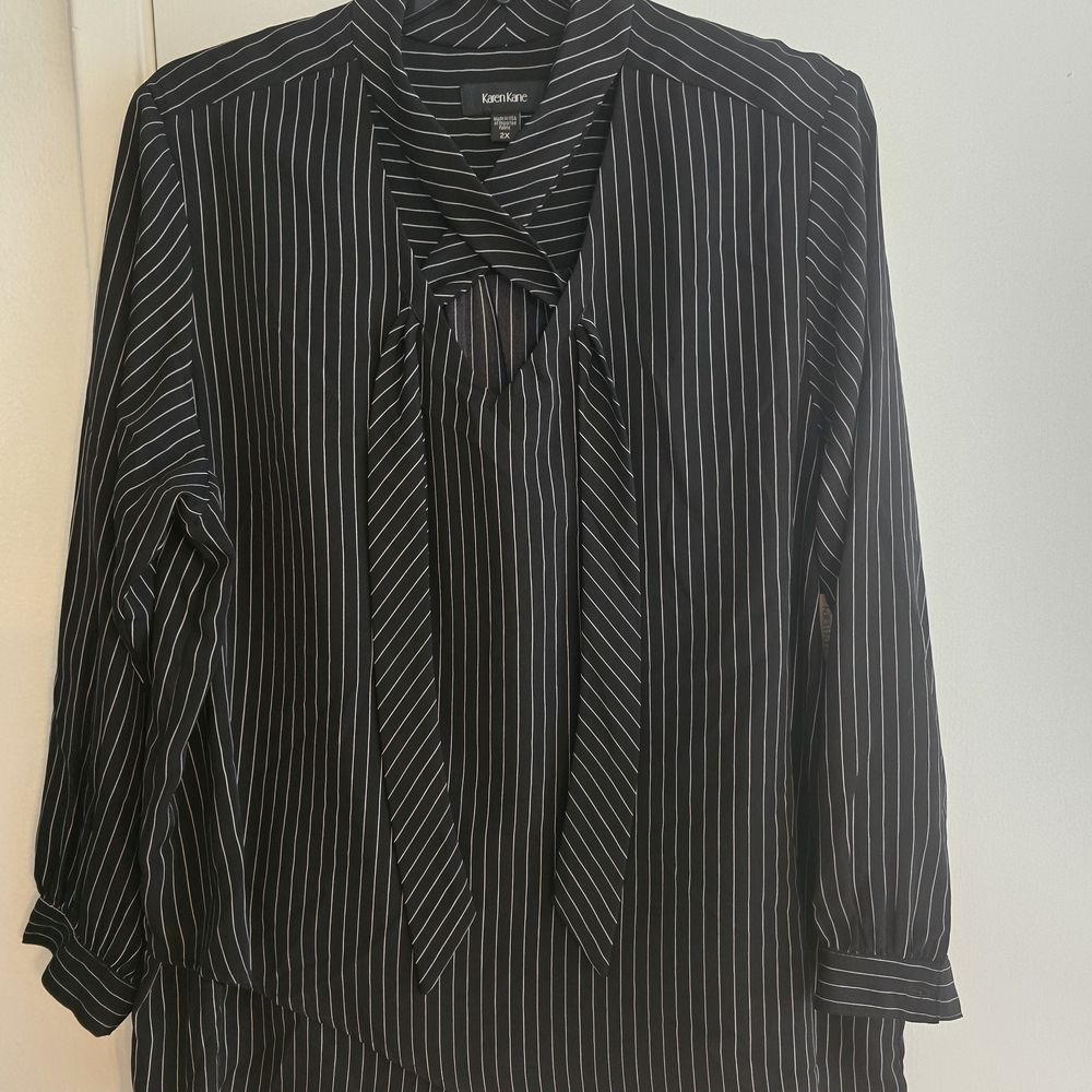 Karen Kane Black Striped Women's Top